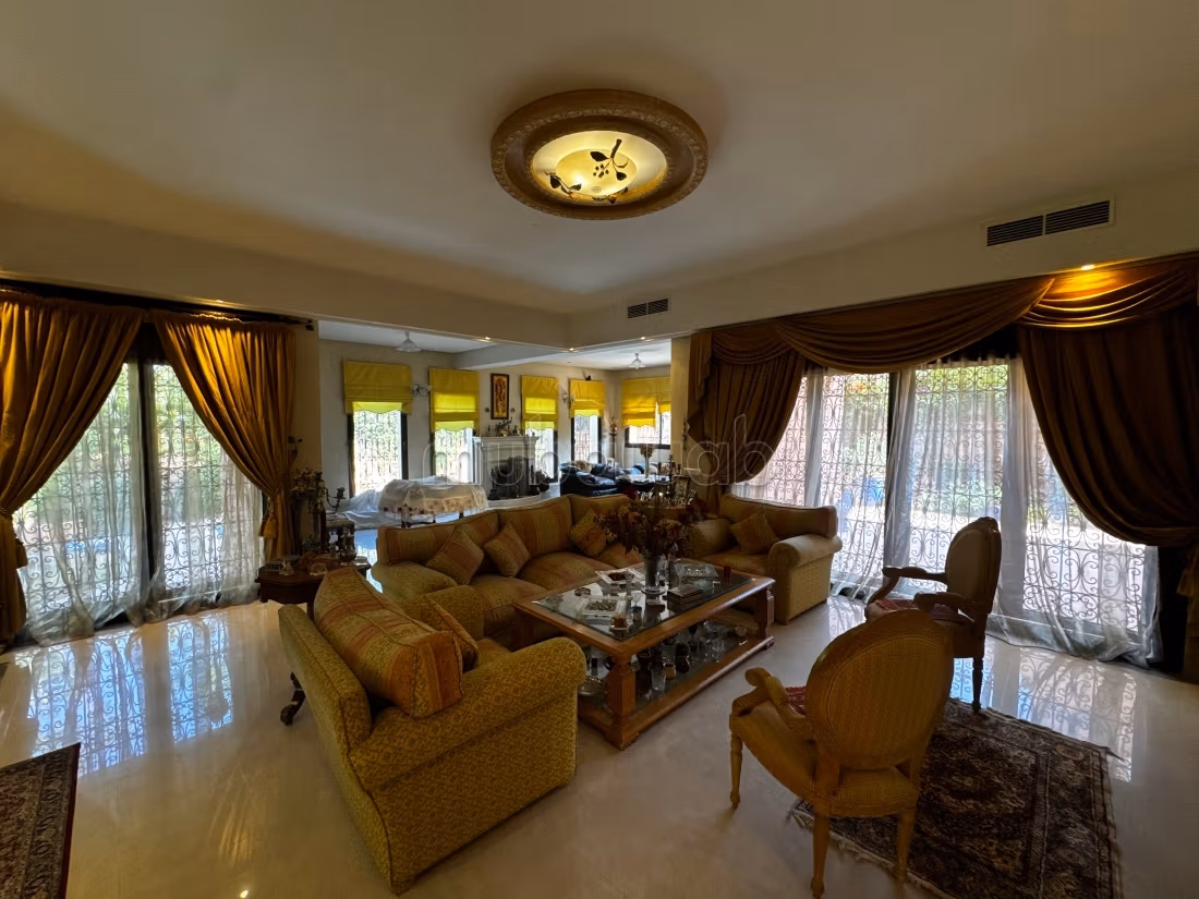 Luxe villa te koop in Targa