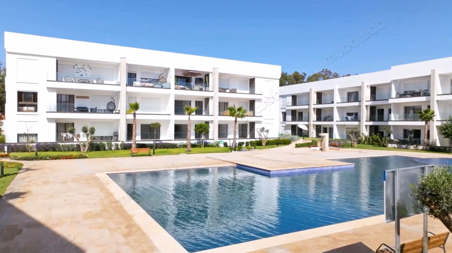 Bel appartement à louer à Dar Bouazza. Superficie totale de 93 m². Meublé