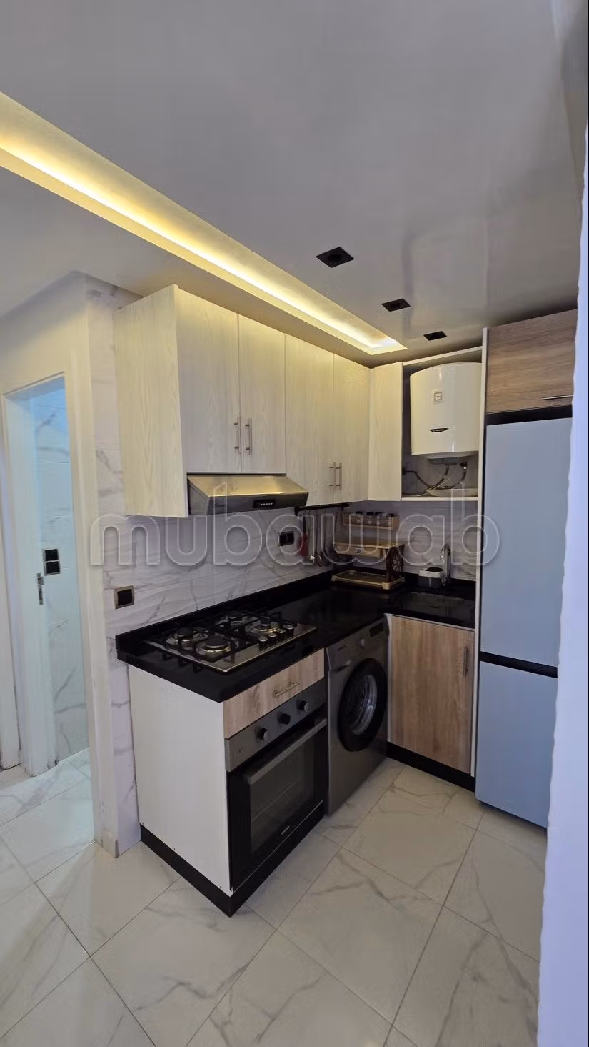 Bel appartement en location à M'Diq. 
Surface de 75 m². 
Meublé