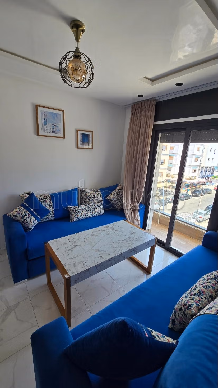 Bel appartement en location à M'Diq. 
Surface de 75 m². 
Meublé