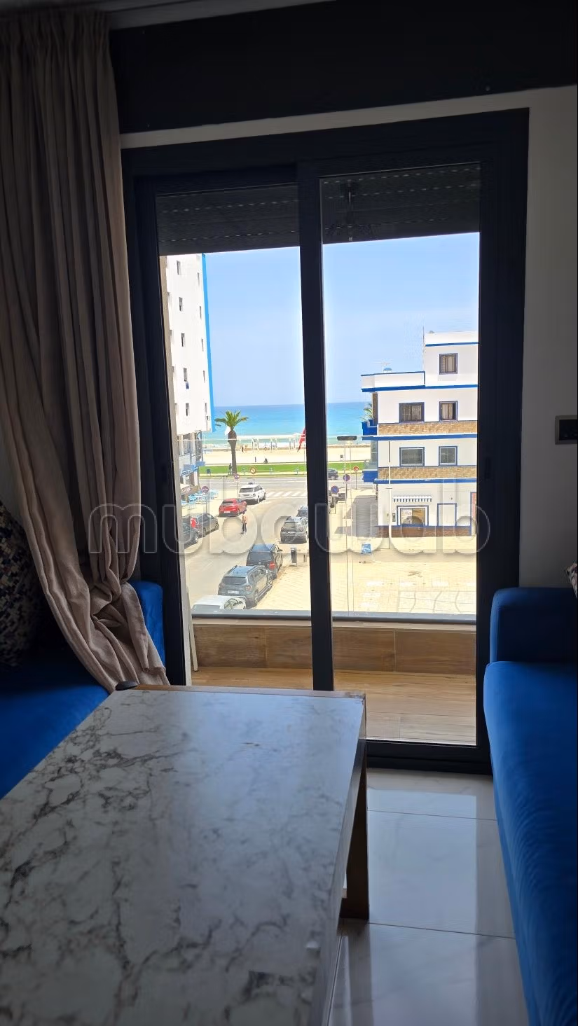 Bel appartement en location à M'Diq. 
Surface de 75 m². 
Meublé