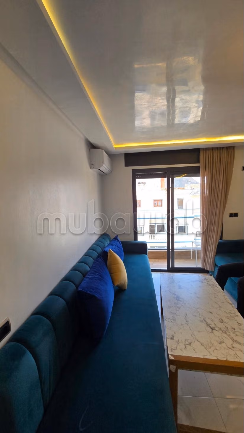 Bel appartement en location à M'Diq. 
Surface de 75 m². 
Meublé