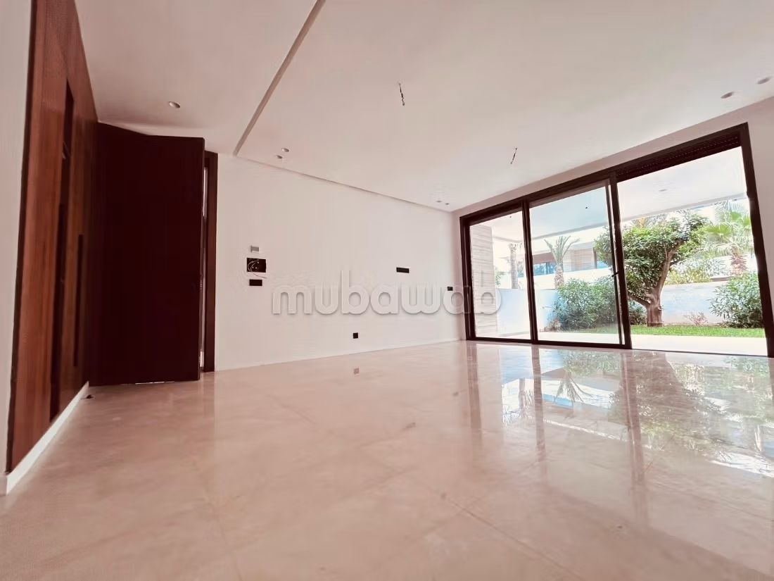 Très bel appartement à louer vide — 4