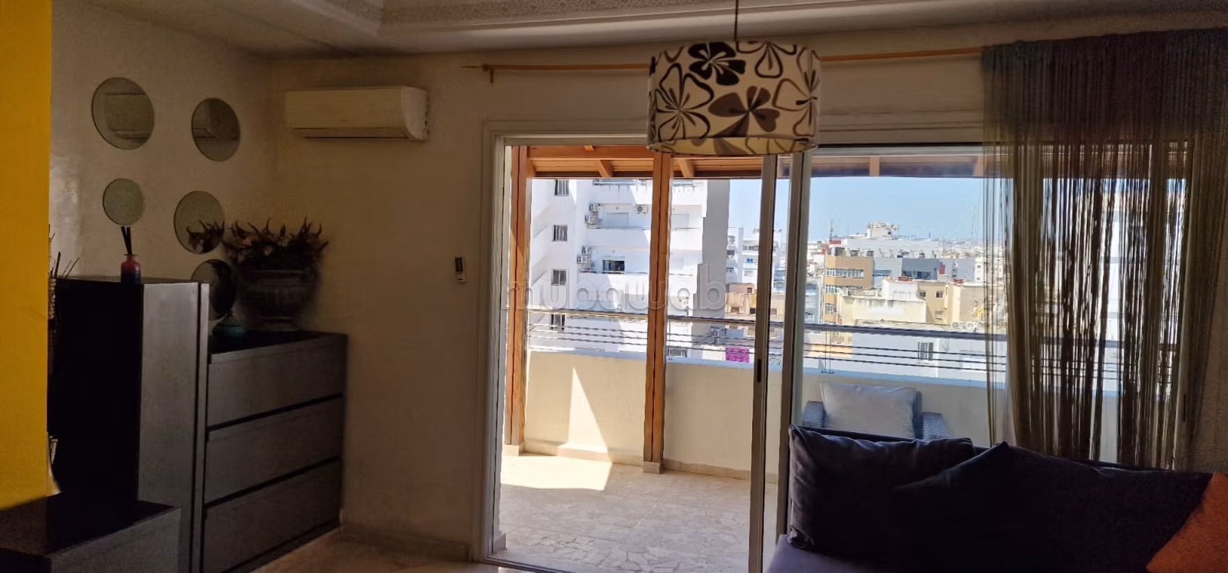 Studio meublée avec terrasse — 4