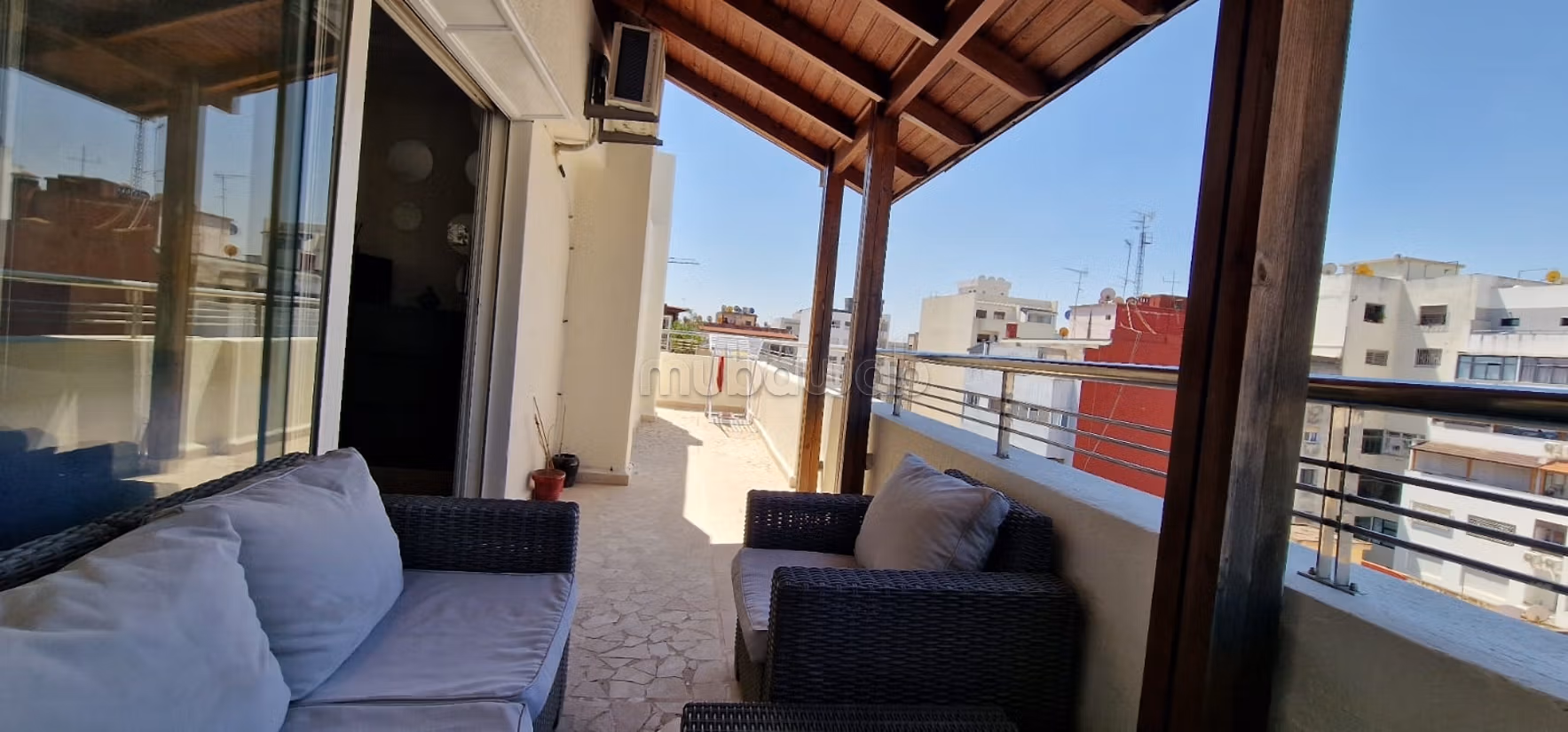 Studio meublée avec terrasse — 5
