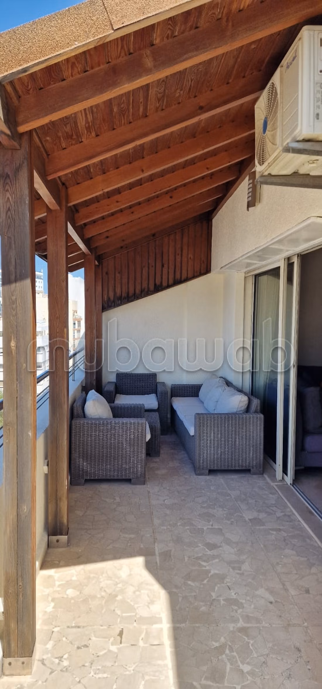 Studio meublée avec terrasse — 6