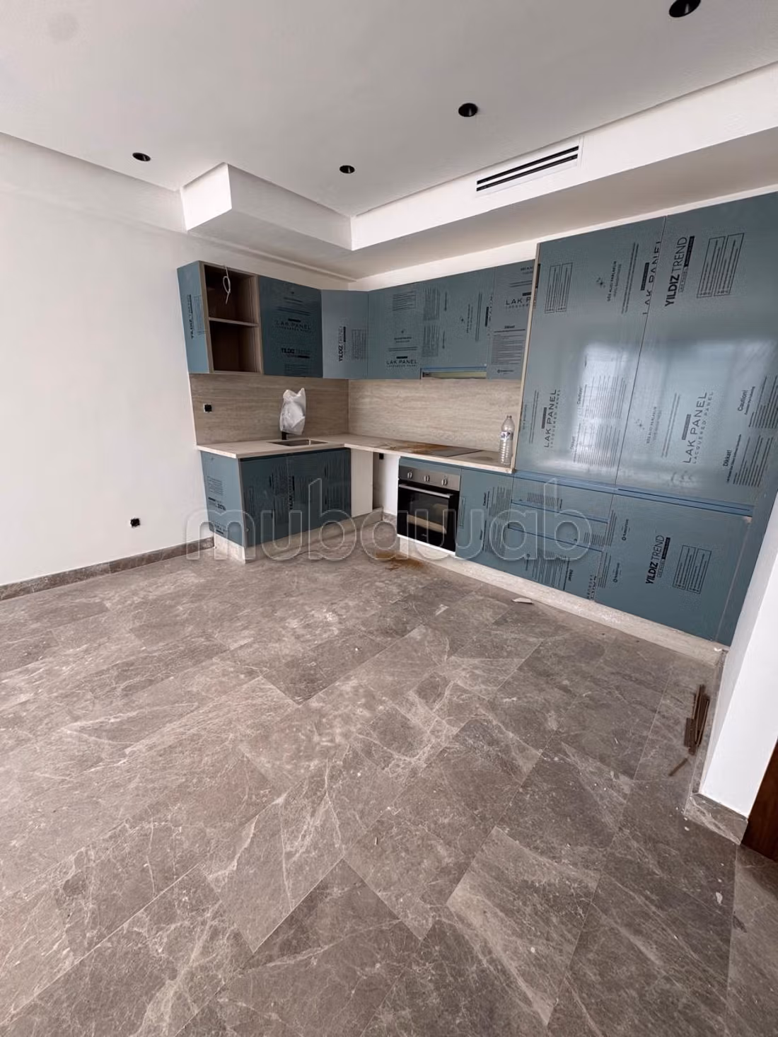 Vend appartement à Maârif. 1 Pièce. Salon typique marocain... - Widok 2