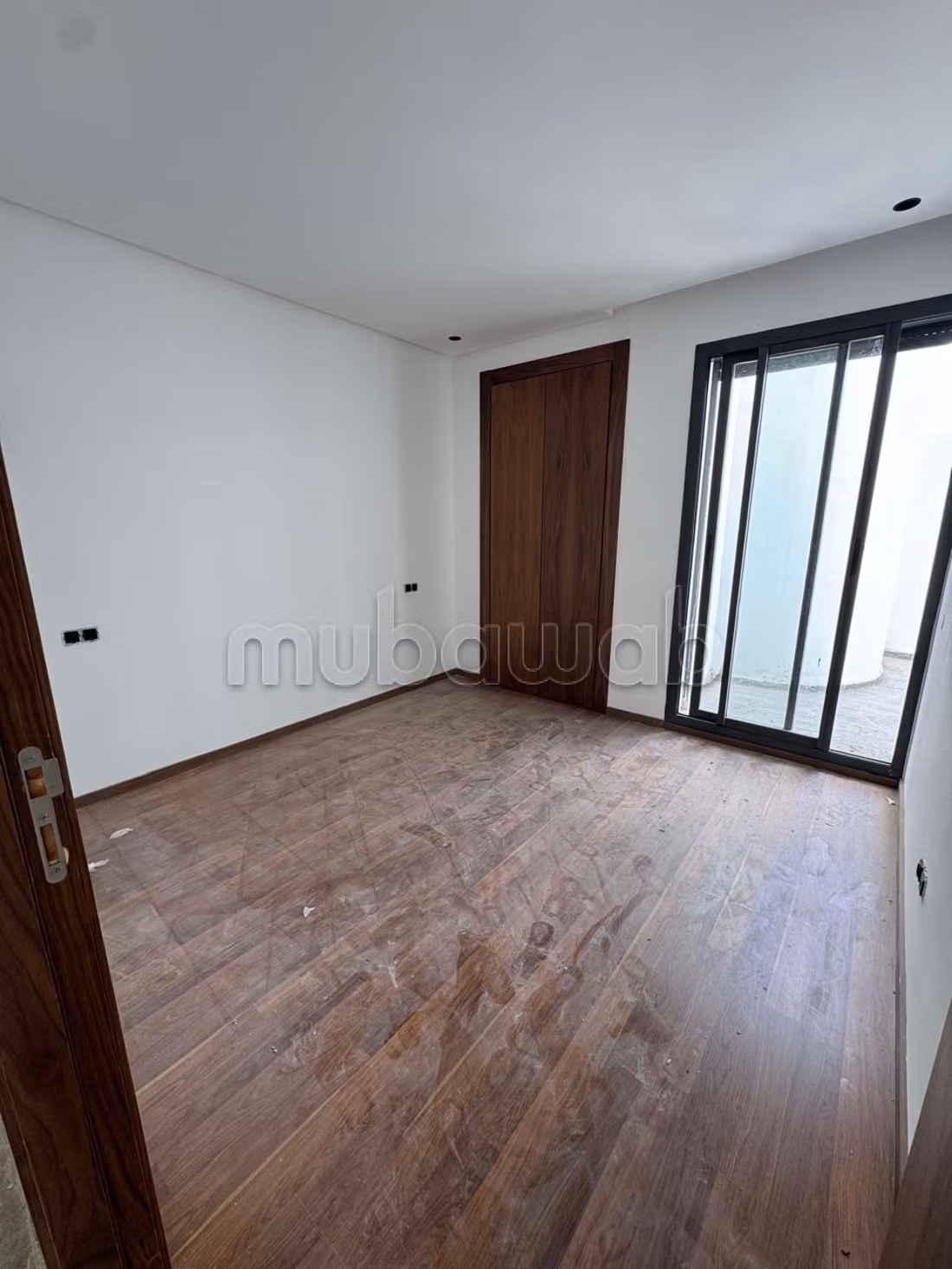 Vend appartement à Maârif. 1 Pièce. Salon typique marocain... - Więcej