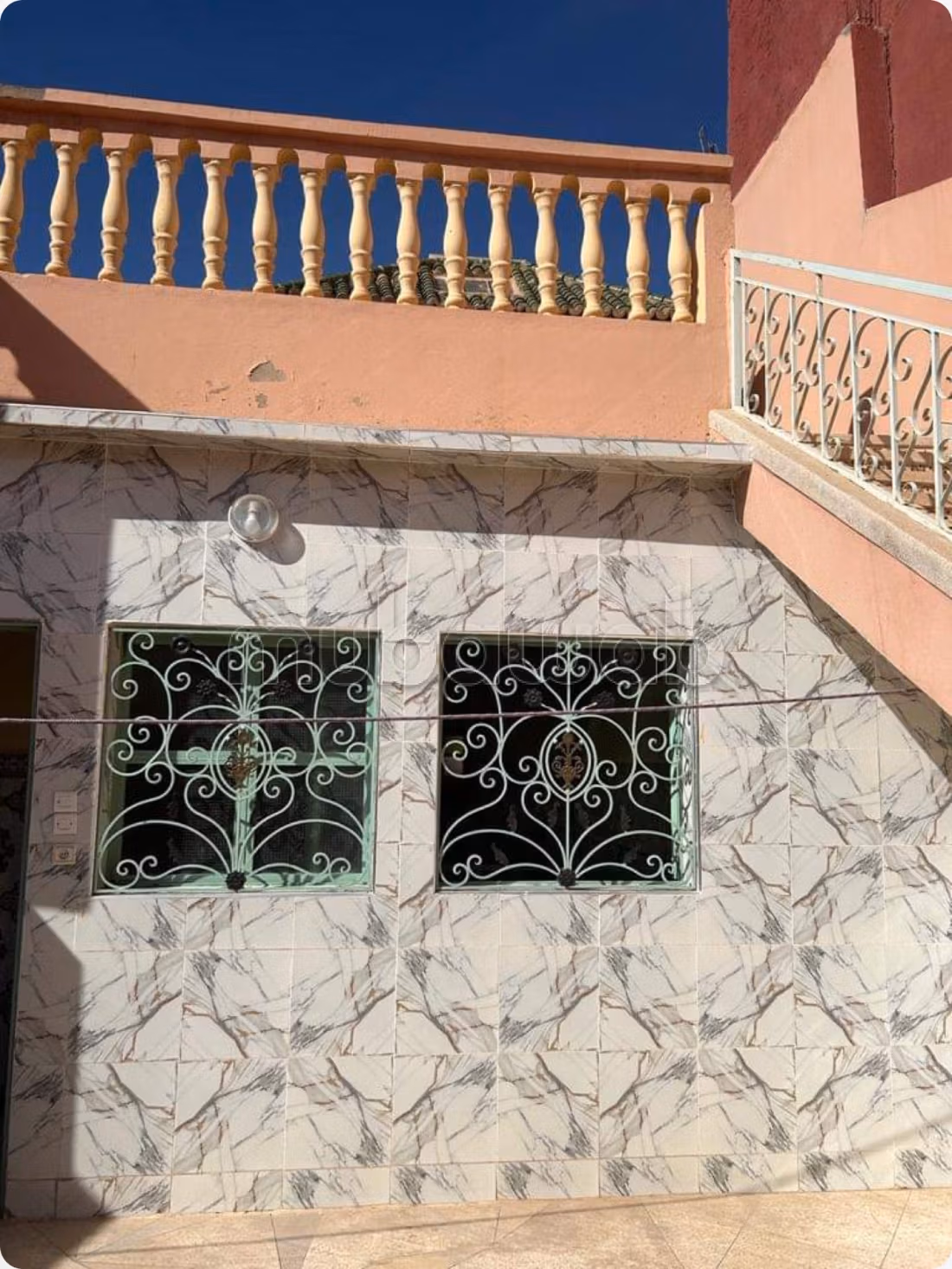 Vente d'un superbe riad à Massira 2.
Surface totale 128 m² avec garage
