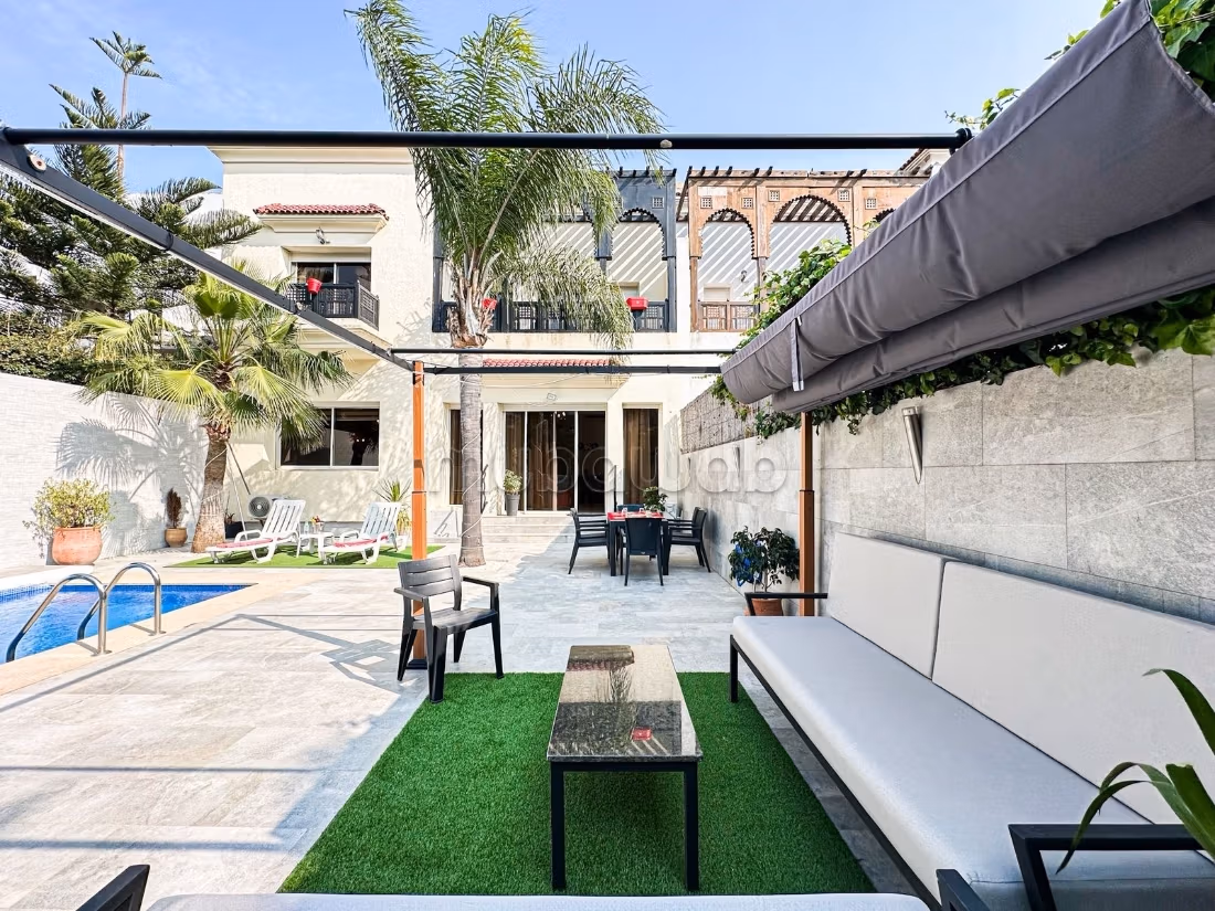 Luxury villas for rent in Malabata. 4 comfortable rooms. Concierge and pool
