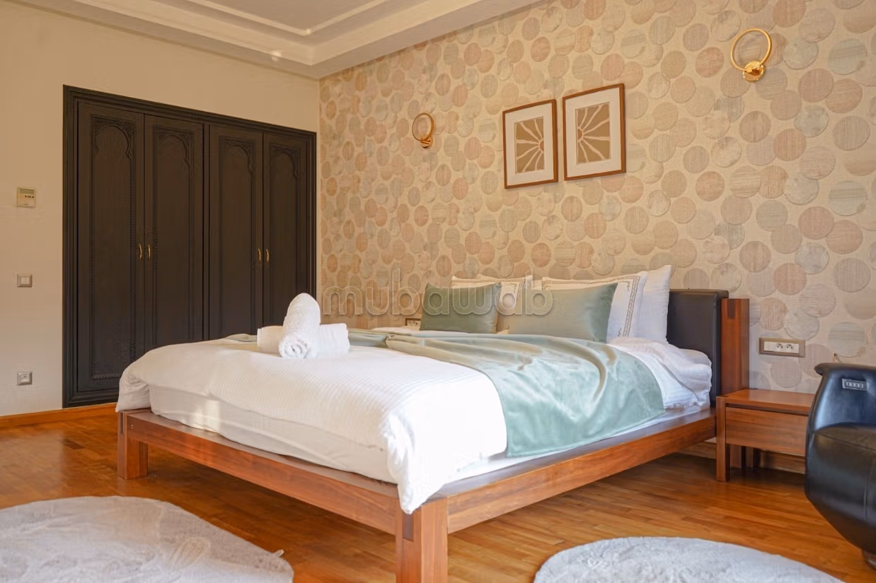 Luxury villas for rent in Malabata. 4 comfortable rooms. Concierge and pool
