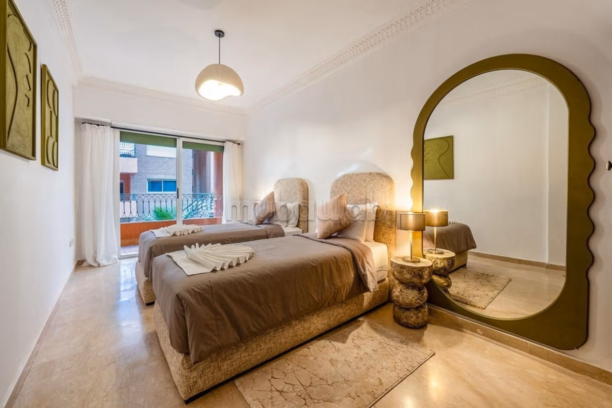 Bel appartement a L'Hivernage de deux chambres
