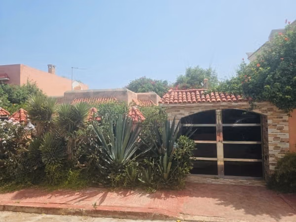 Pépite. Villa plain pied 398 m2 à vendre à Ain Diab. 3 pièces