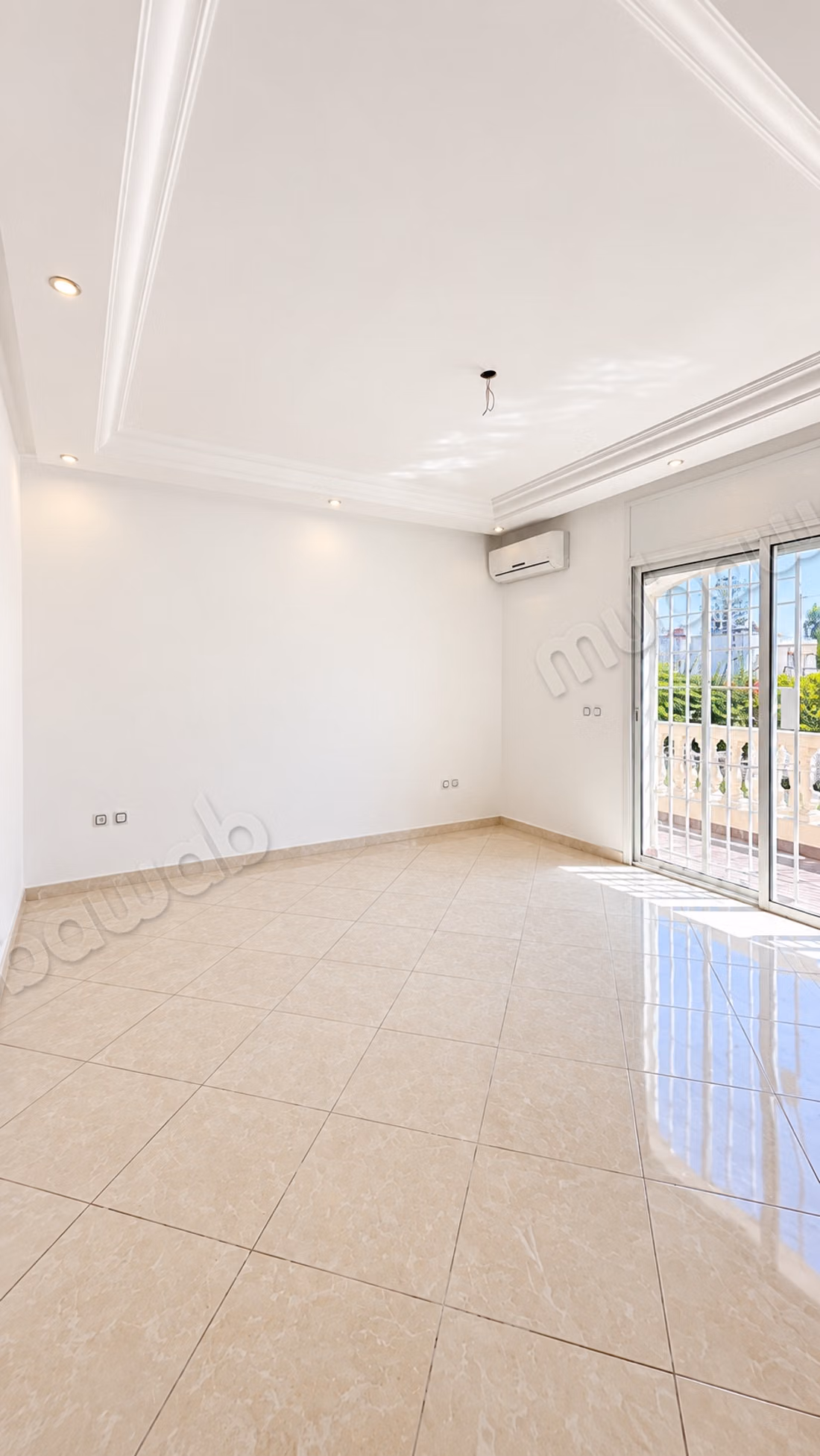 Villa vide 4 chambres à louer – Hay Riad – Rabat