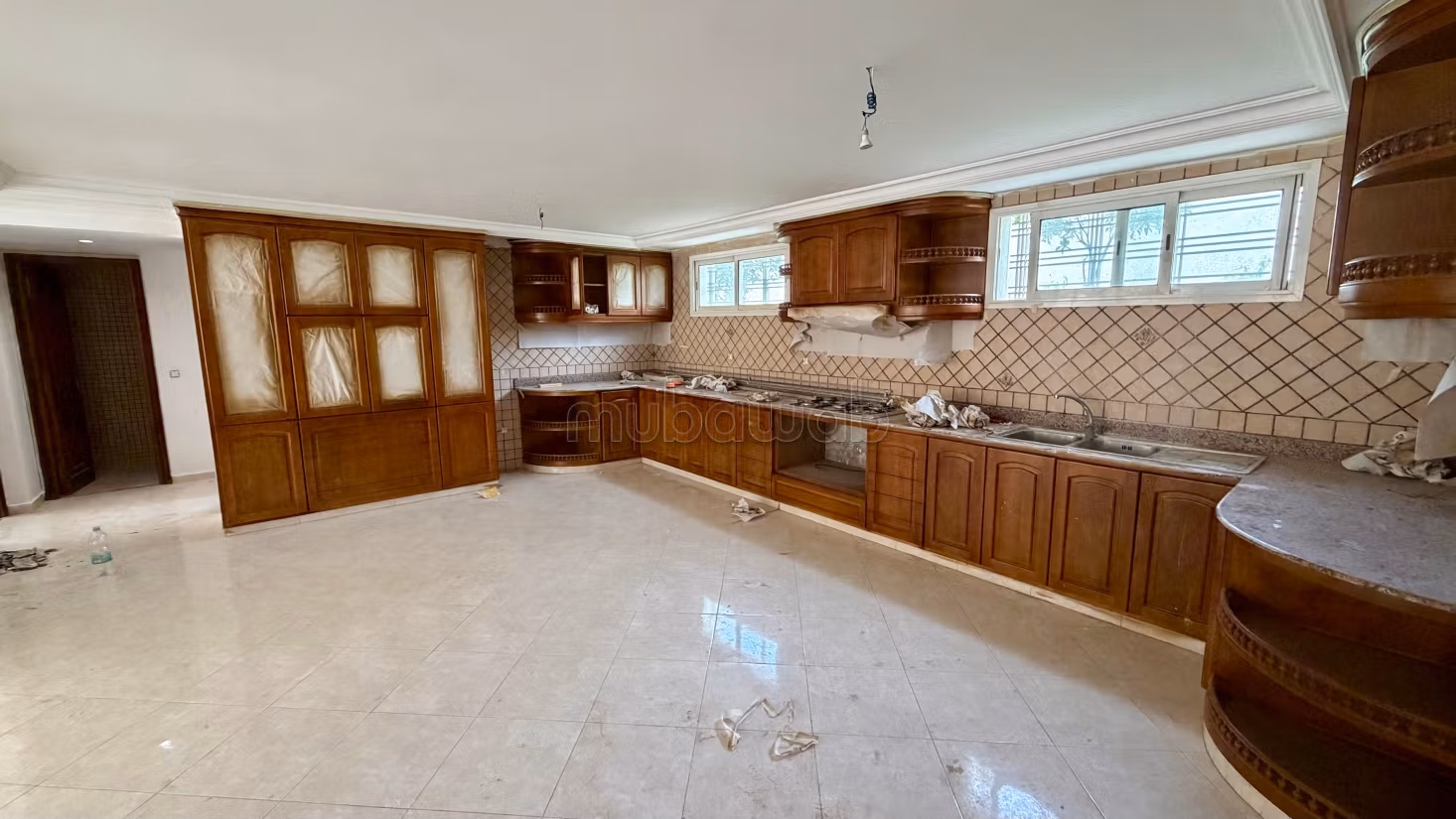 Meravigliosa villa in affitto a Riyad. 4 camere da letto. Ammobiliato