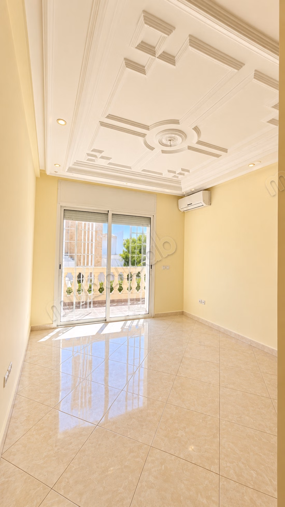 Villa vide 4 chambres à louer – Hay Riad – Rabat