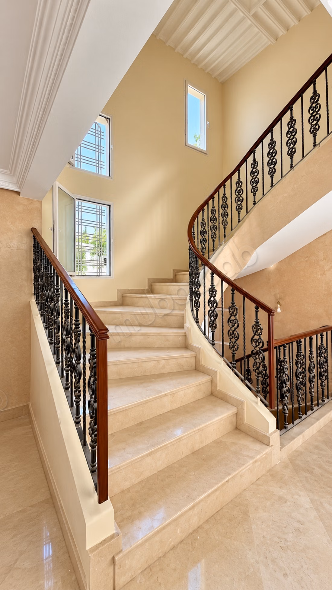 Villa vide 4 chambres à louer – Hay Riad – Rabat