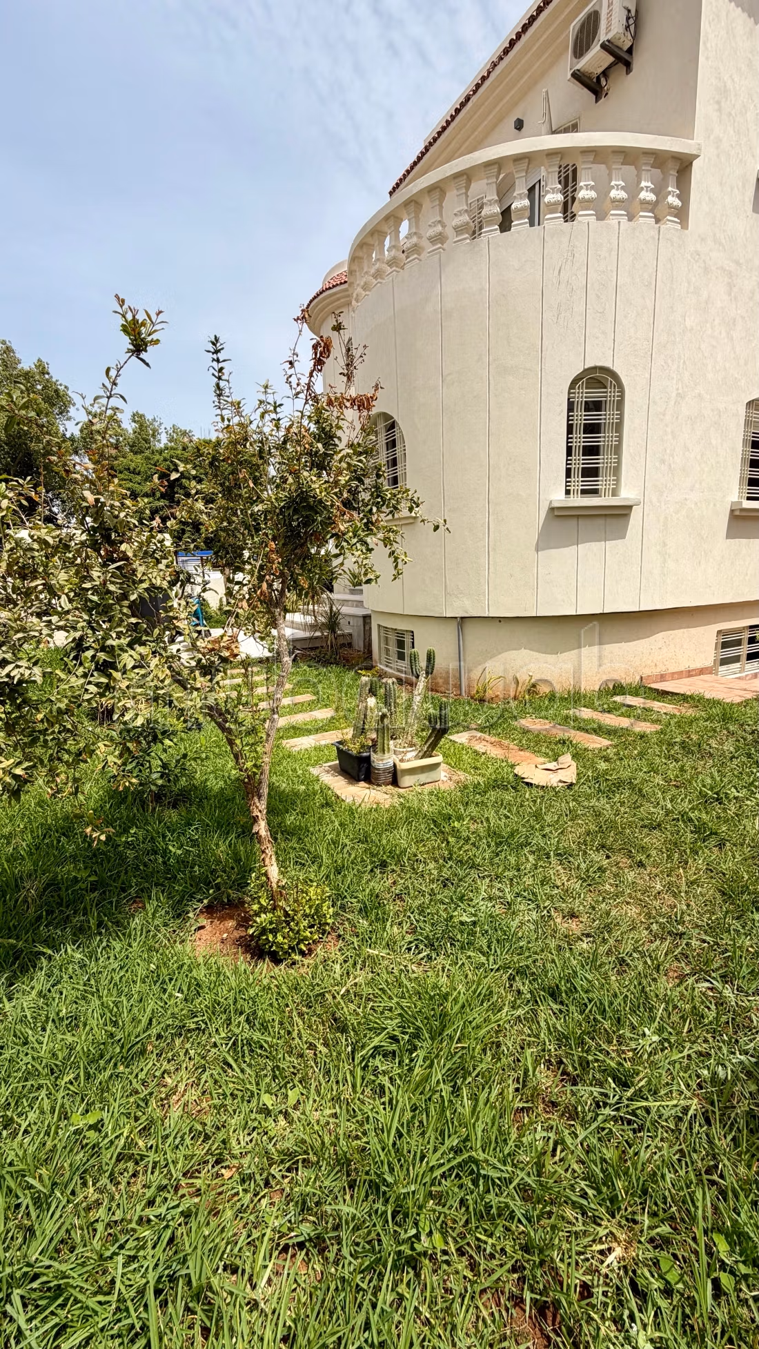 Meravigliosa villa in affitto a Riyad. 4 camere da letto. Ammobiliato