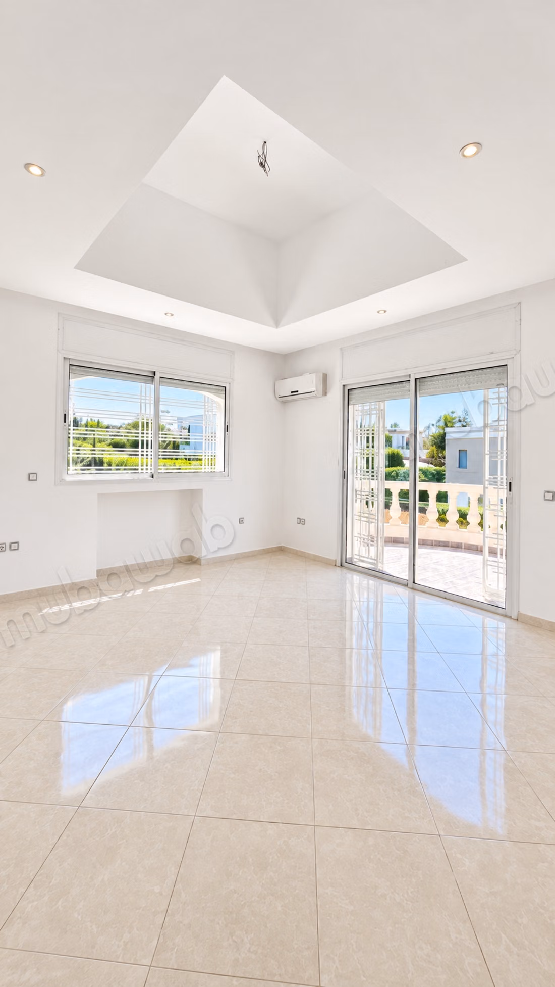 Villa vide 4 chambres à louer – Hay Riad – Rabat