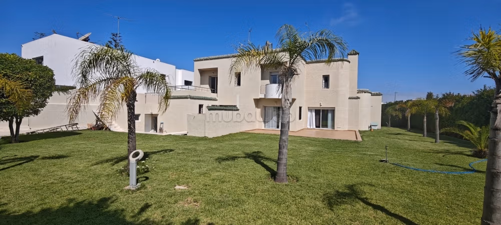 Villa meublée 4 chambres à louer – Hay Riad – Rabat
