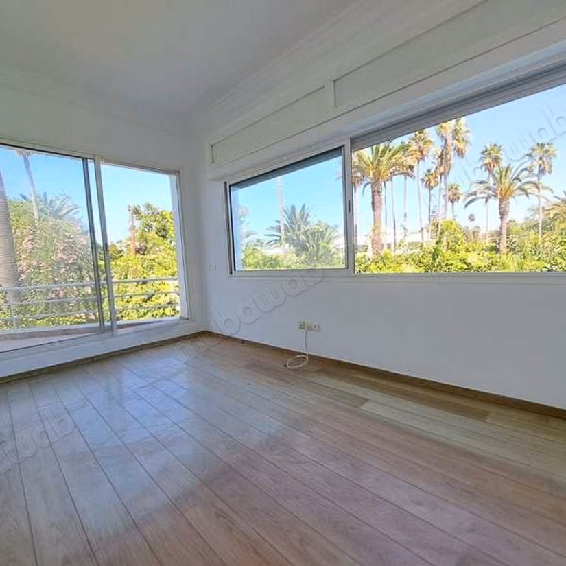 Villa à Vendre de 293.0 m² à Casablanca, Ain Diab