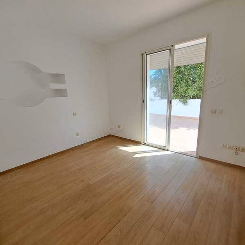 Villa à Vendre de 293.0 m² à Casablanca, Ain Diab