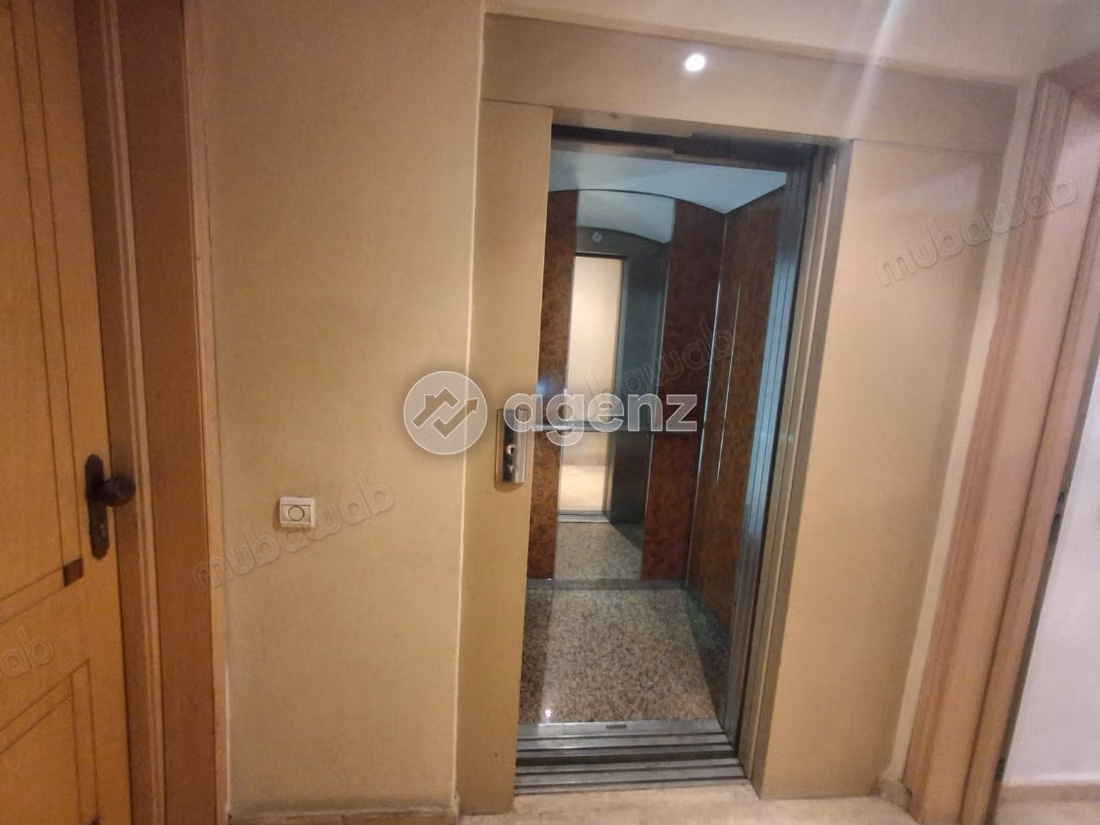 Appartement te huur 168 m², 2 slaapkamers Racine Casablanca