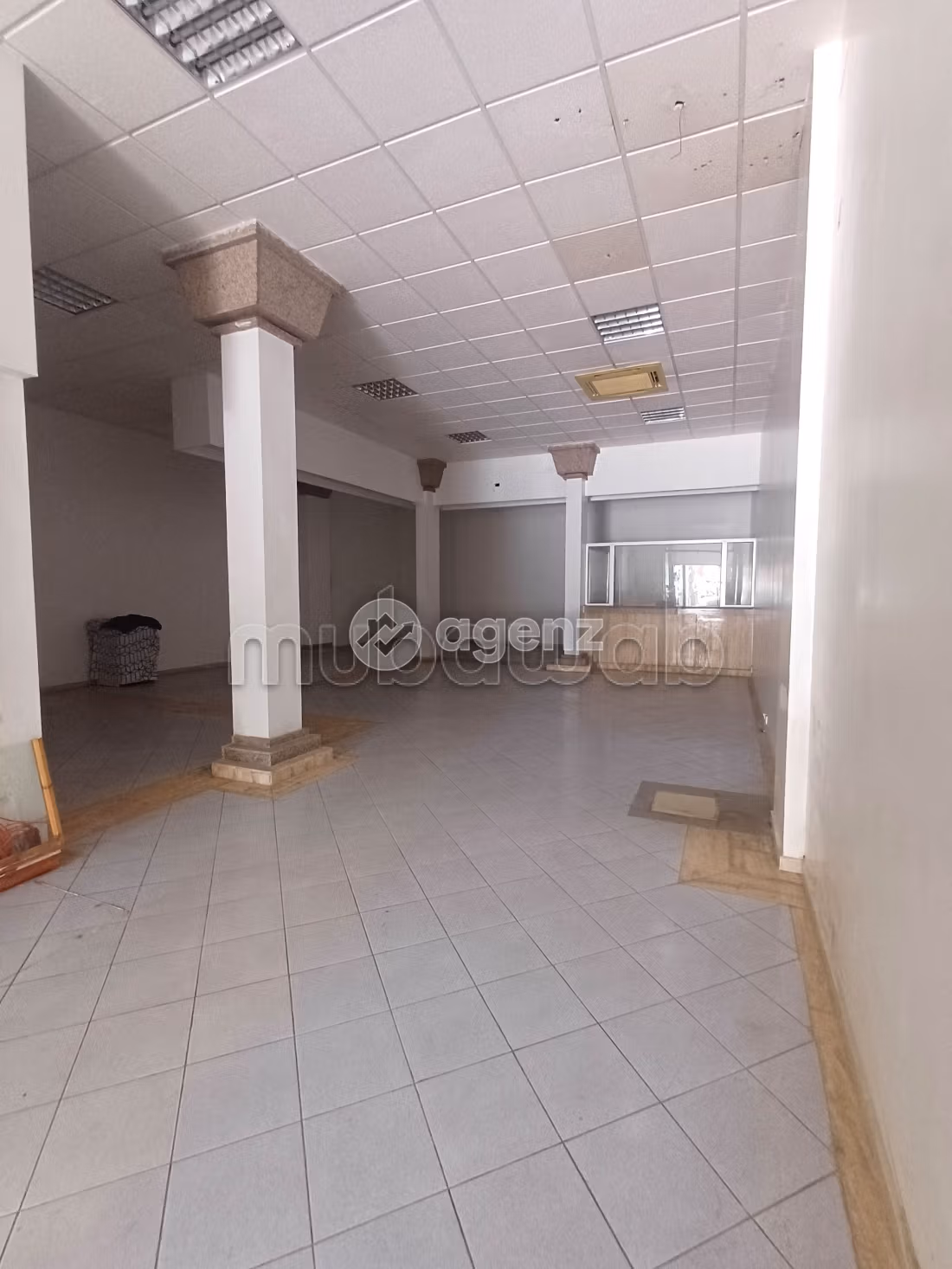 Winkel te koop 190 m² Anders Benslimane