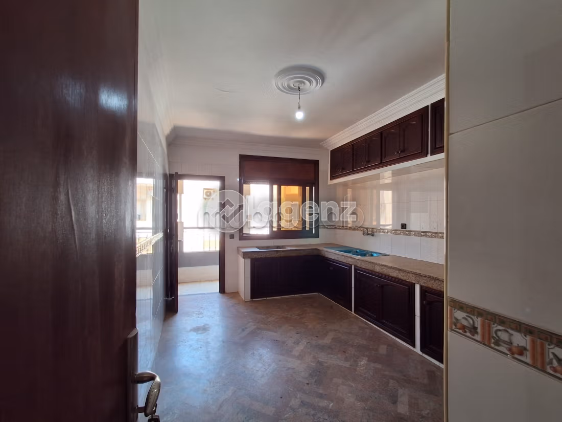 Appartement à vendre 97 m², 2 chambres Hssaine Salé