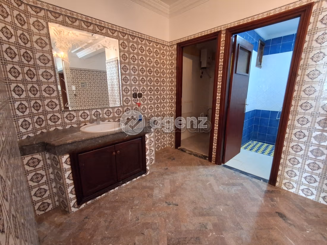Appartement à vendre 97 m², 2 chambres Hssaine Salé