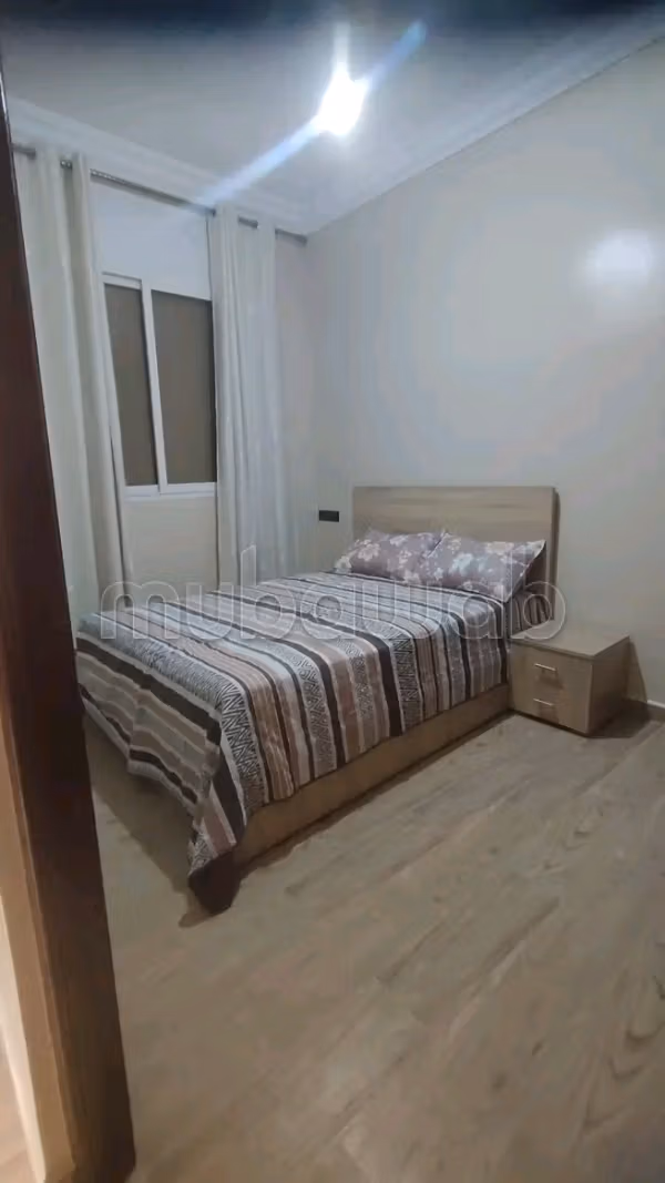 Seizoensverhuur in Hay Al Wafaa. 1 mooie kamer. Marokkaanse lounge en schotelantenne