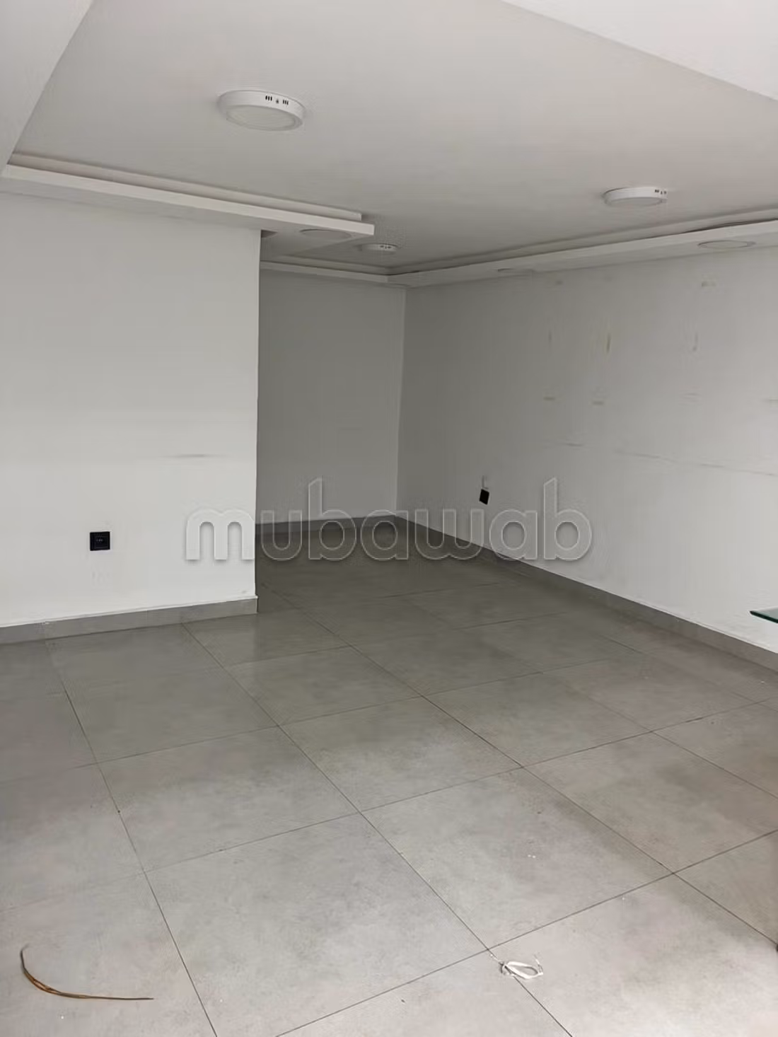 Spazio commerciale in affitto 65m² Beauséjour
