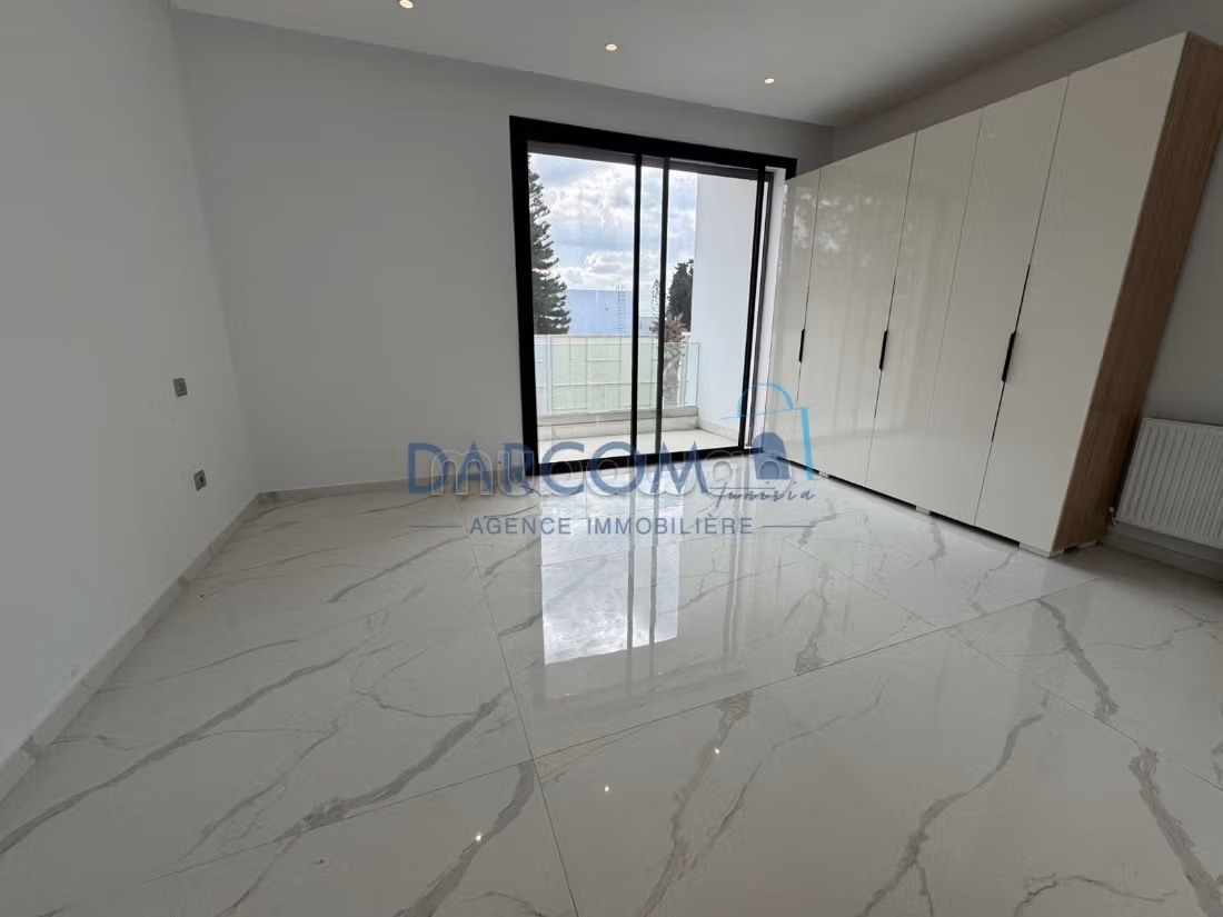 Villa a schiera con piscina a La Soukra
