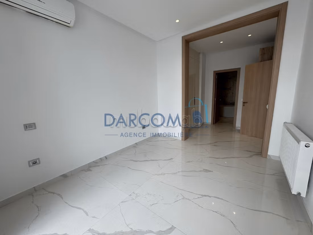Villa a schiera con piscina a La Soukra