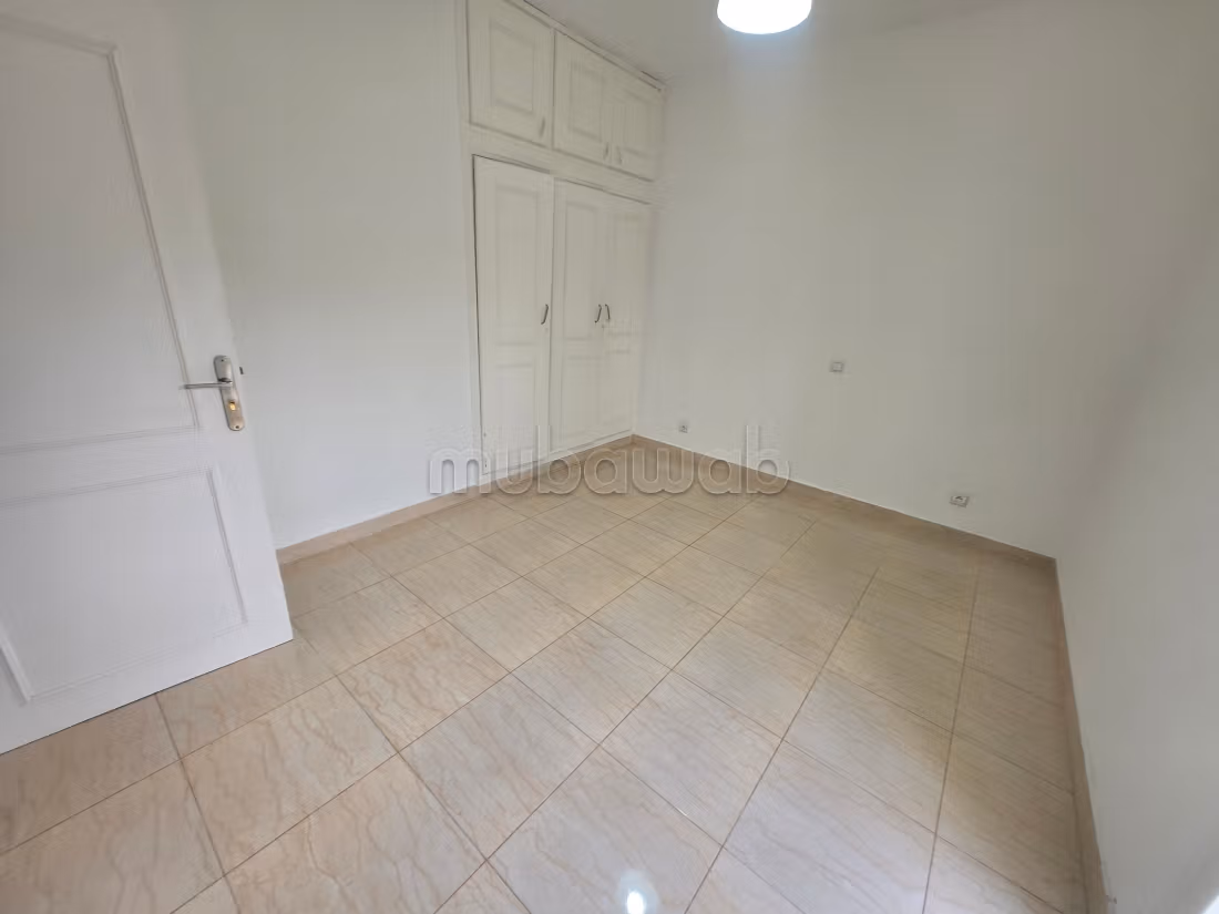 Casa di lusso in affitto ad Ain Diab. 5 camere confortevoli. Bellissima terrazza e giardino