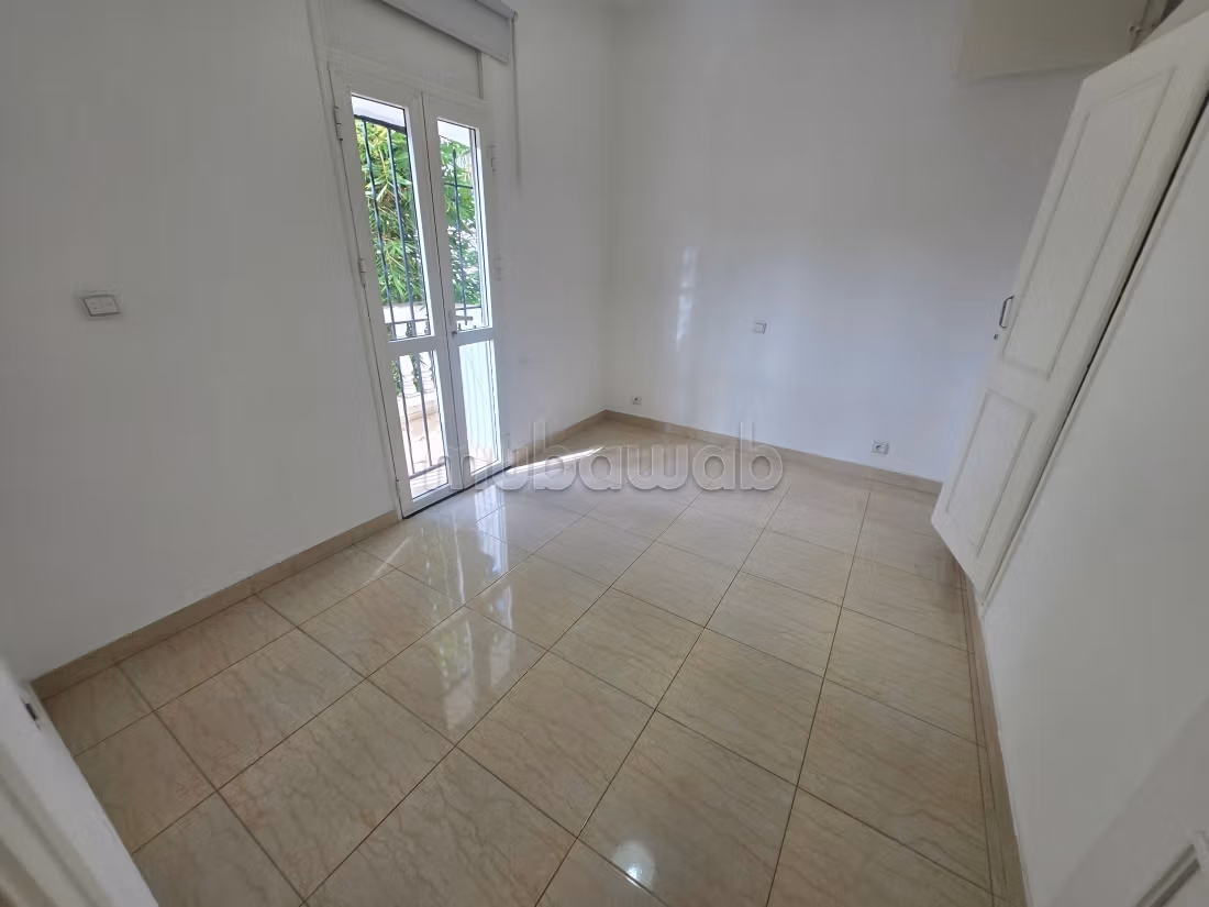 Casa di lusso in affitto ad Ain Diab. 5 camere confortevoli. Bellissima terrazza e giardino