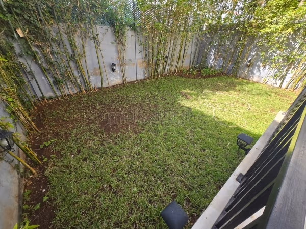 Luxury house for rent in Ain Diab. 5 comfortable rooms. Beautiful terrace and garden
