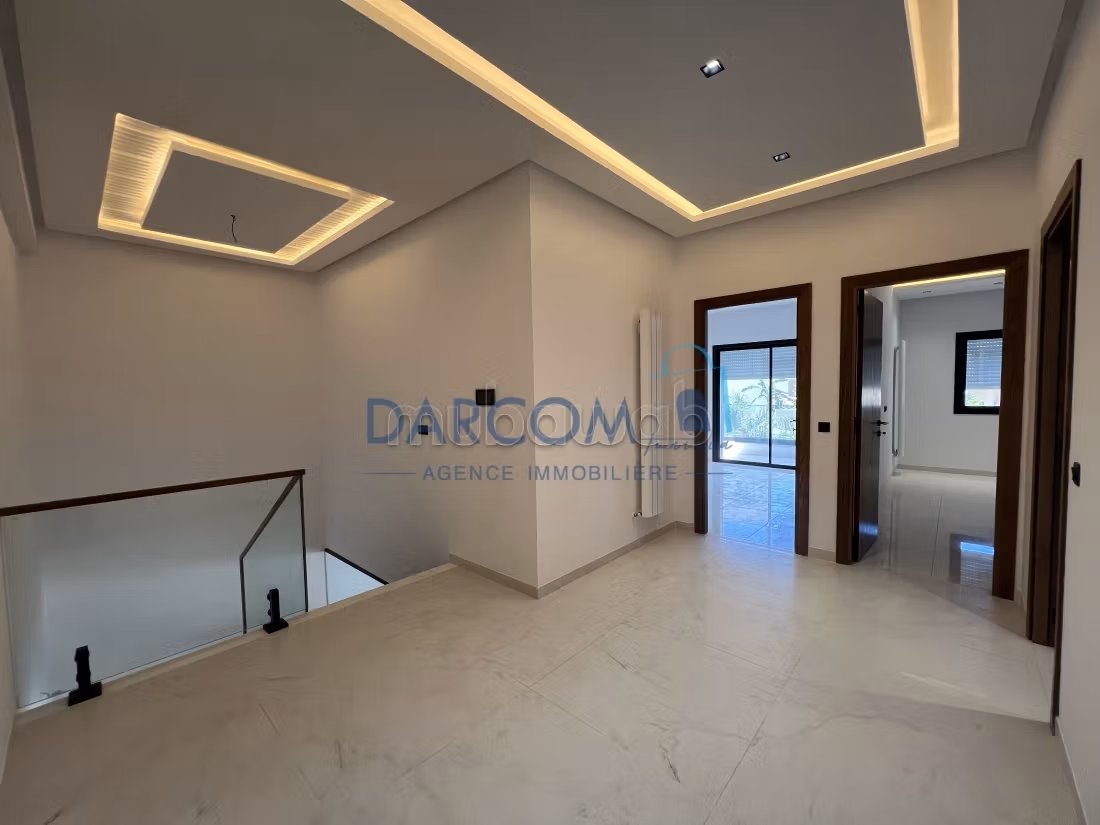 Triplex neuf de 241,5 m² aux Jardins de Carthage