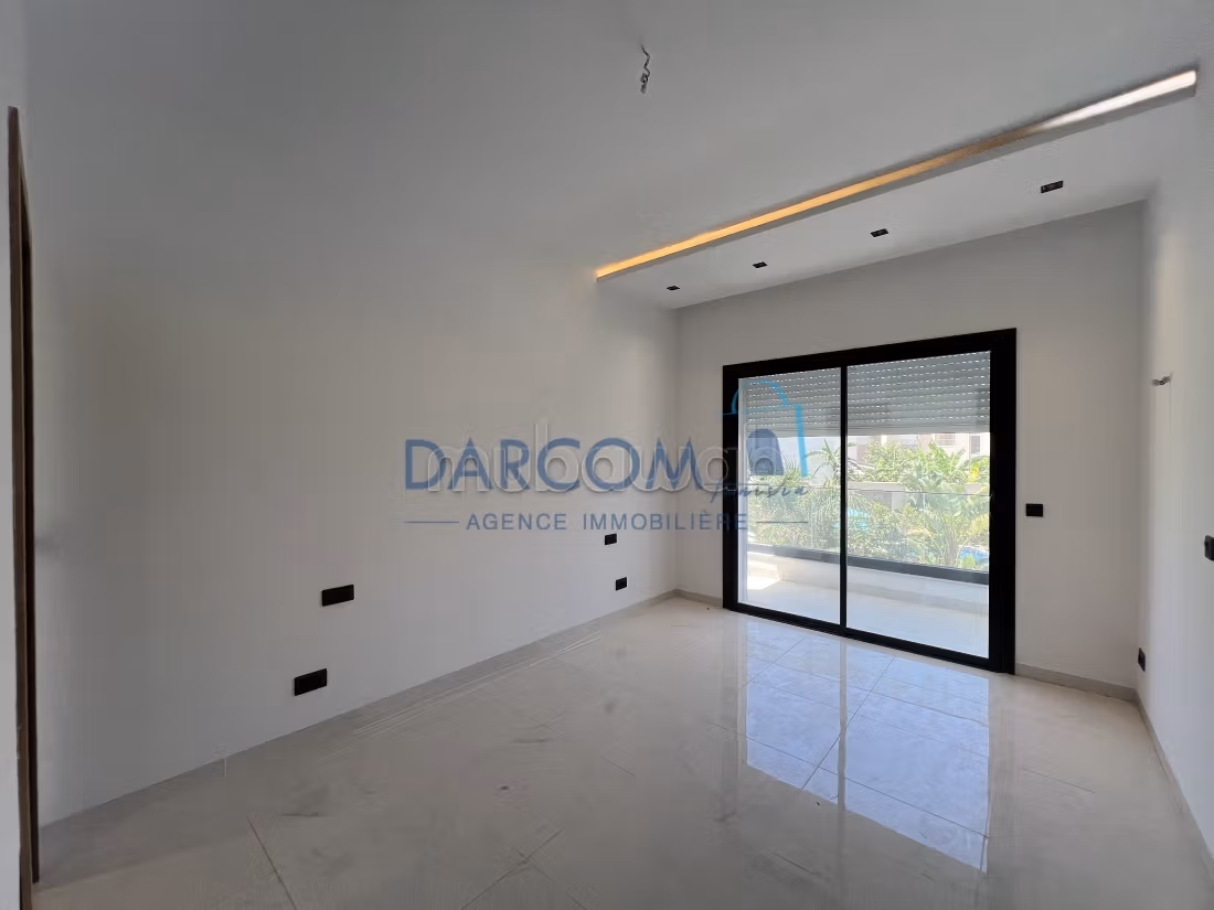 Triplex neuf de 241,5 m² aux Jardins de Carthage