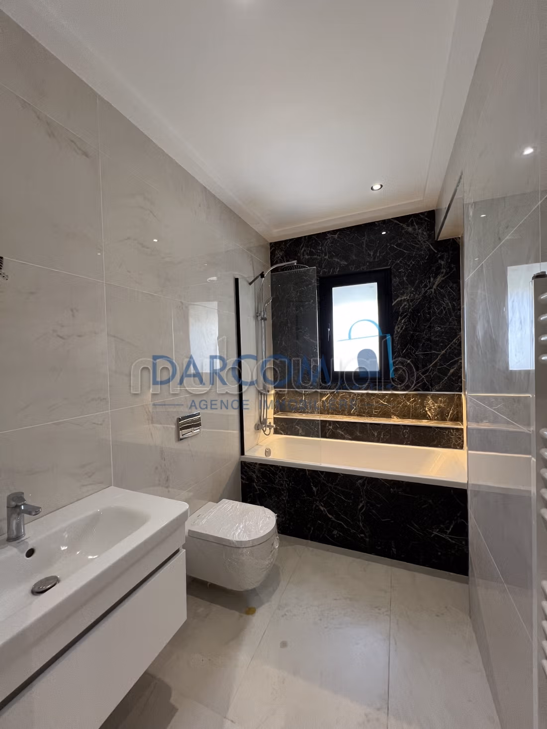 Triplex neuf de 241,5 m² aux Jardins de Carthage