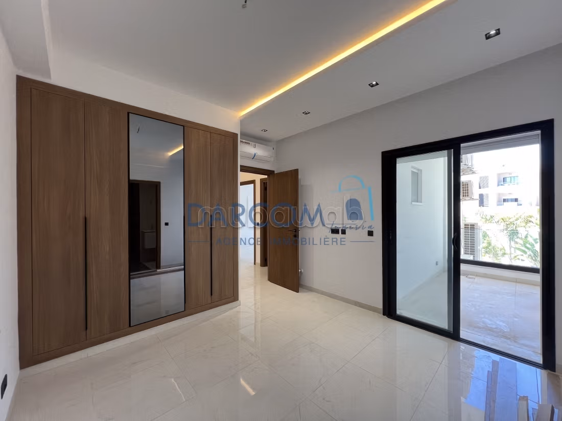 Triplex neuf de 241,5 m² aux Jardins de Carthage