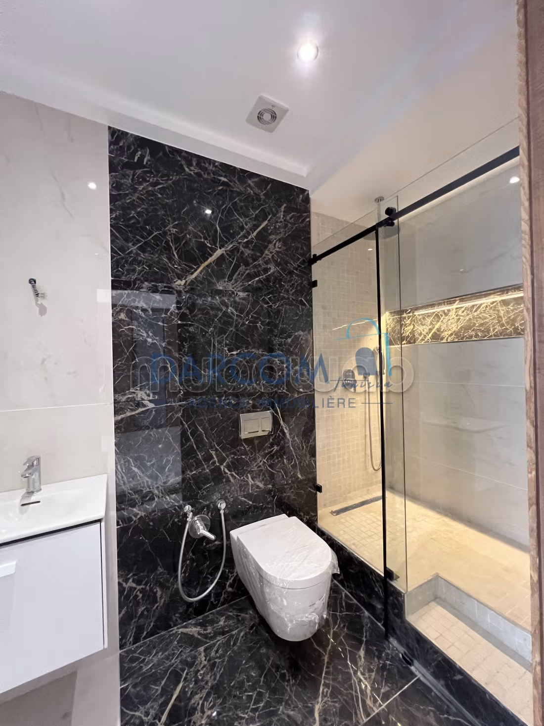 Triplex neuf de 241,5 m² aux Jardins de Carthage