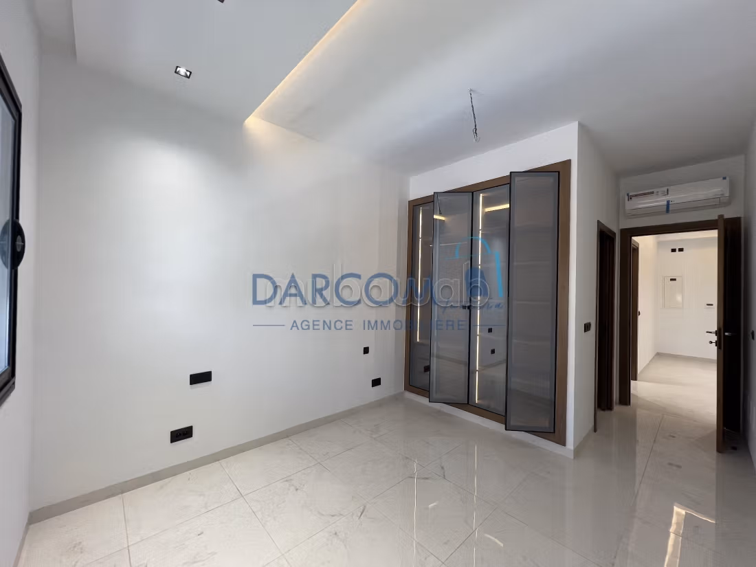 Triplex neuf de 241,5 m² aux Jardins de Carthage