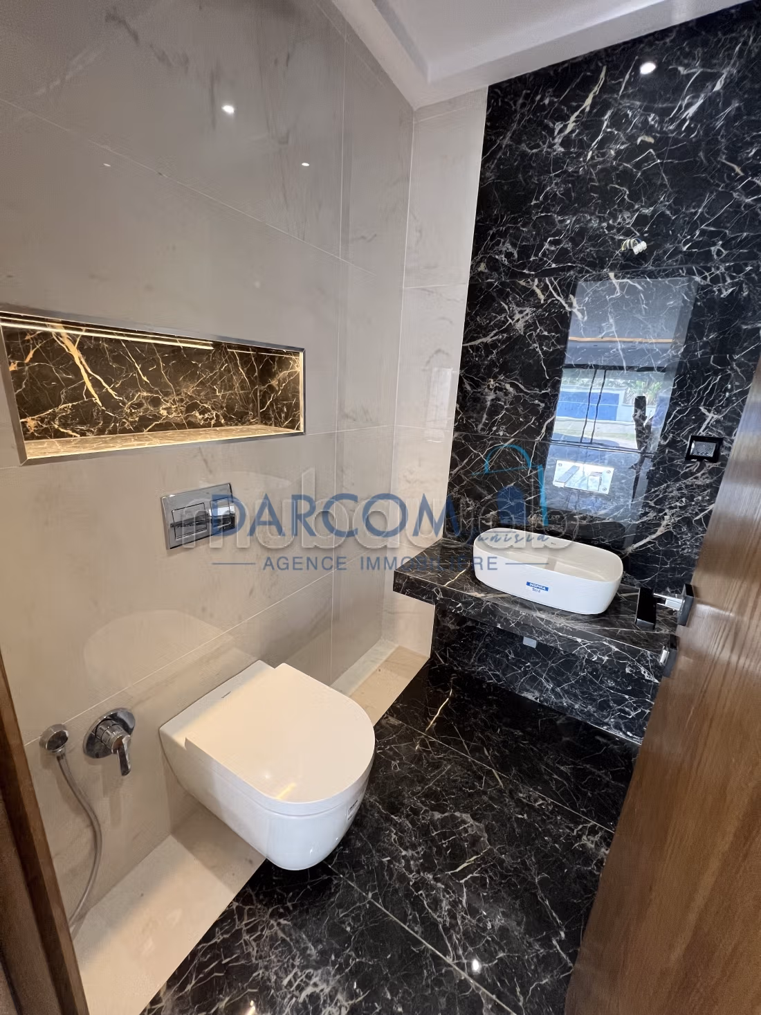 Triplex neuf de 241,5 m² aux Jardins de Carthage