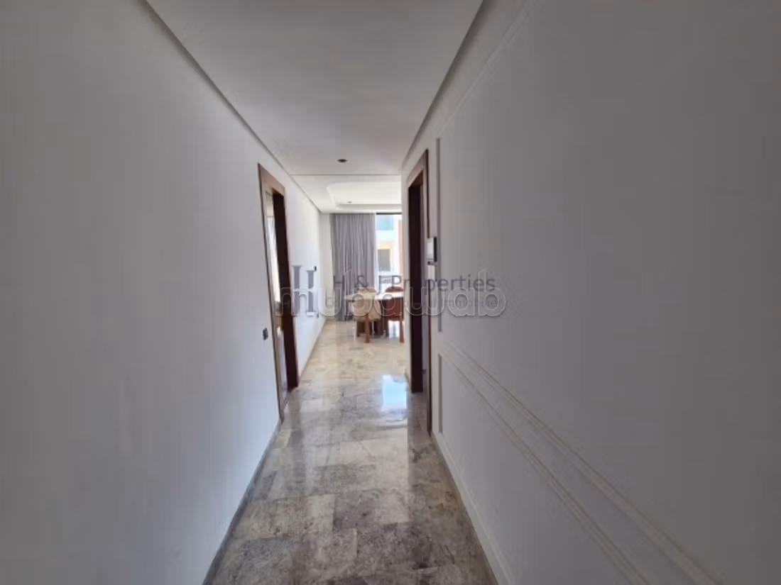 T4 meuble de 156 m2 terrasse 3 chambres — 4
