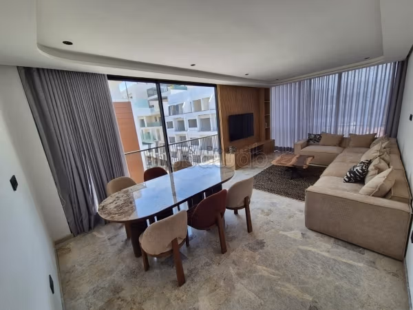 T4 meuble de 156 m2 terrasse 3 chambres