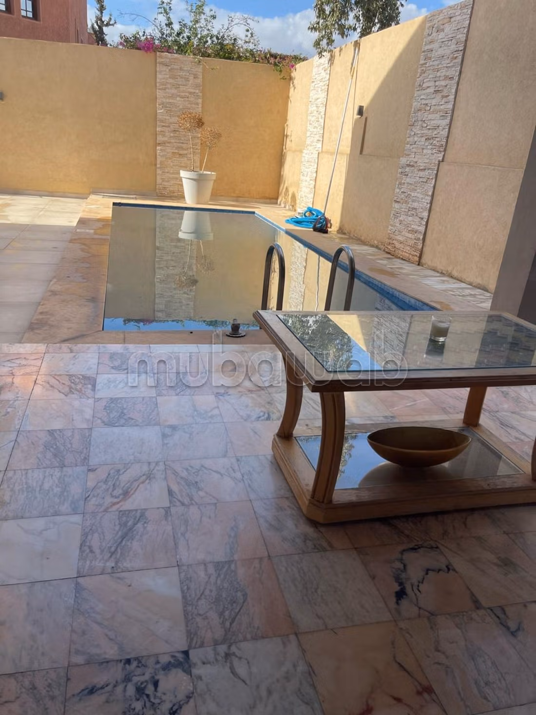 LOCATION Villa 3 chambres vide 400 m2 
Targa