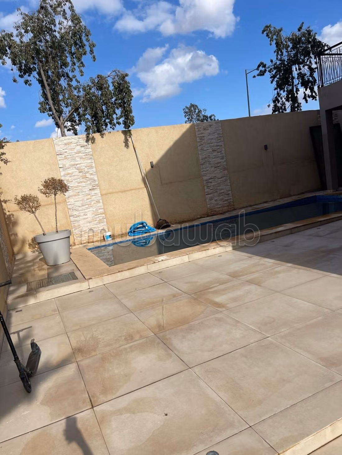 LOCATION Villa 3 chambres vide 400 m2 
Targa
