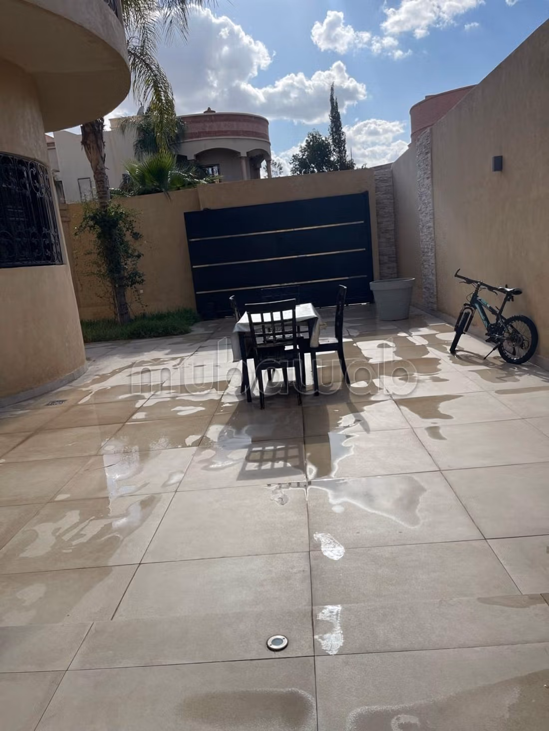 LOCATION Villa 3 chambres vide 400 m2 
Targa