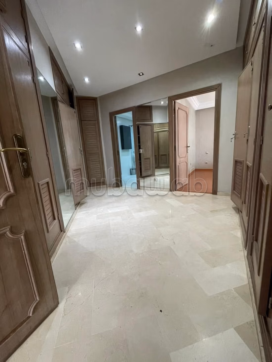 Appartement 242 m² à Les Hôpitaux — 17
